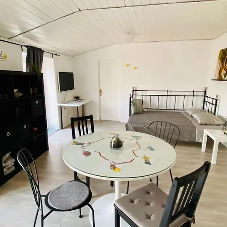 Carina Apartment *